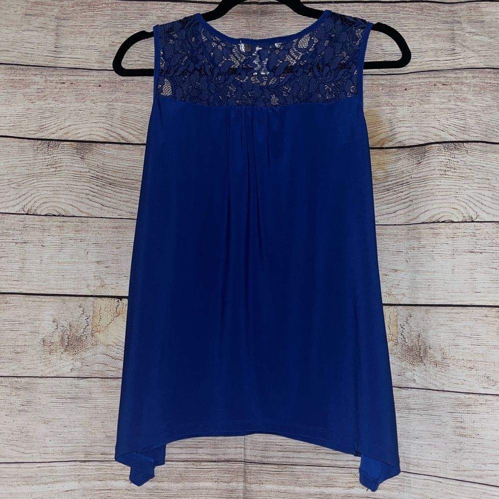 🤎3/$10 Emma & Olive Sleeveless Laced Top Size Small - Picture 6 of 8